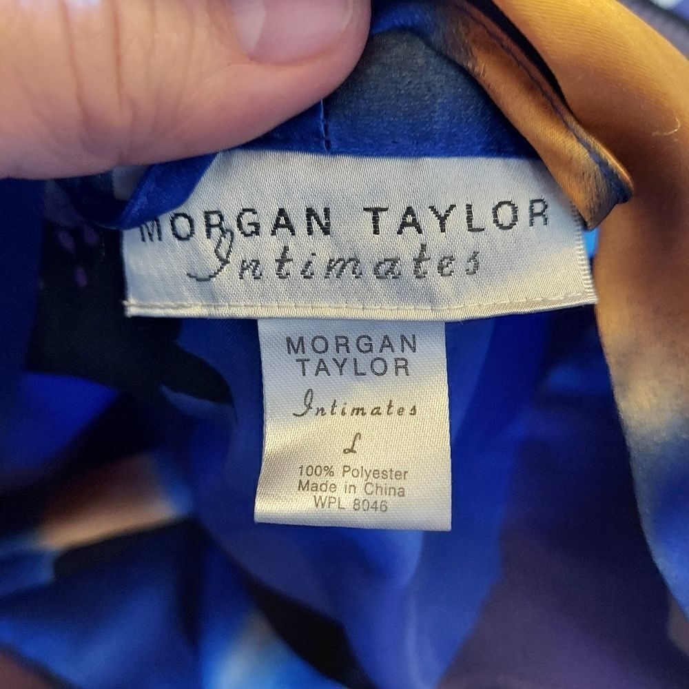 ‎Morgan Taylor Intimates robe - Picture 8 of 12